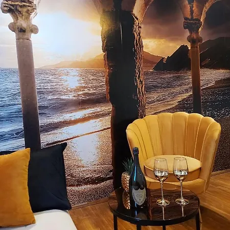 Luxury Oasis Апартаменти